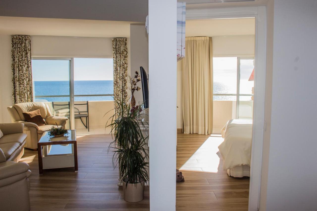 Beachfront Apartment In Fuengirola With Sea Views Eksteriør billede