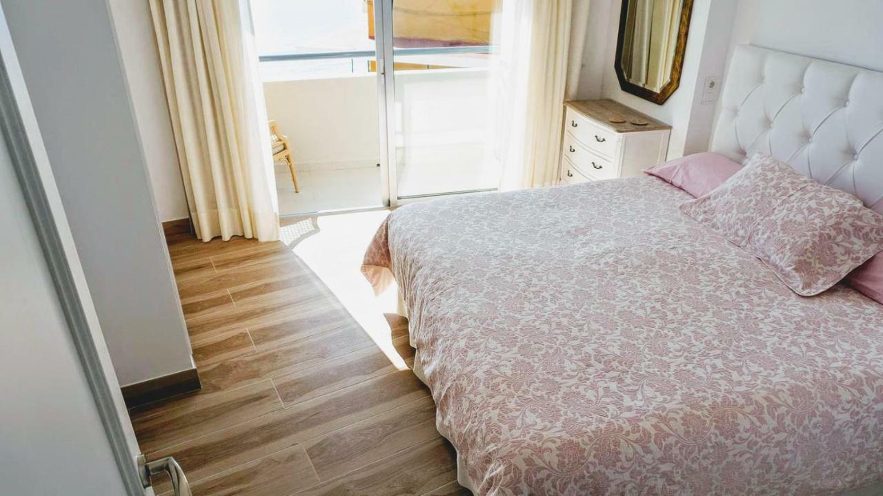 Beachfront Apartment In Fuengirola With Sea Views Eksteriør billede