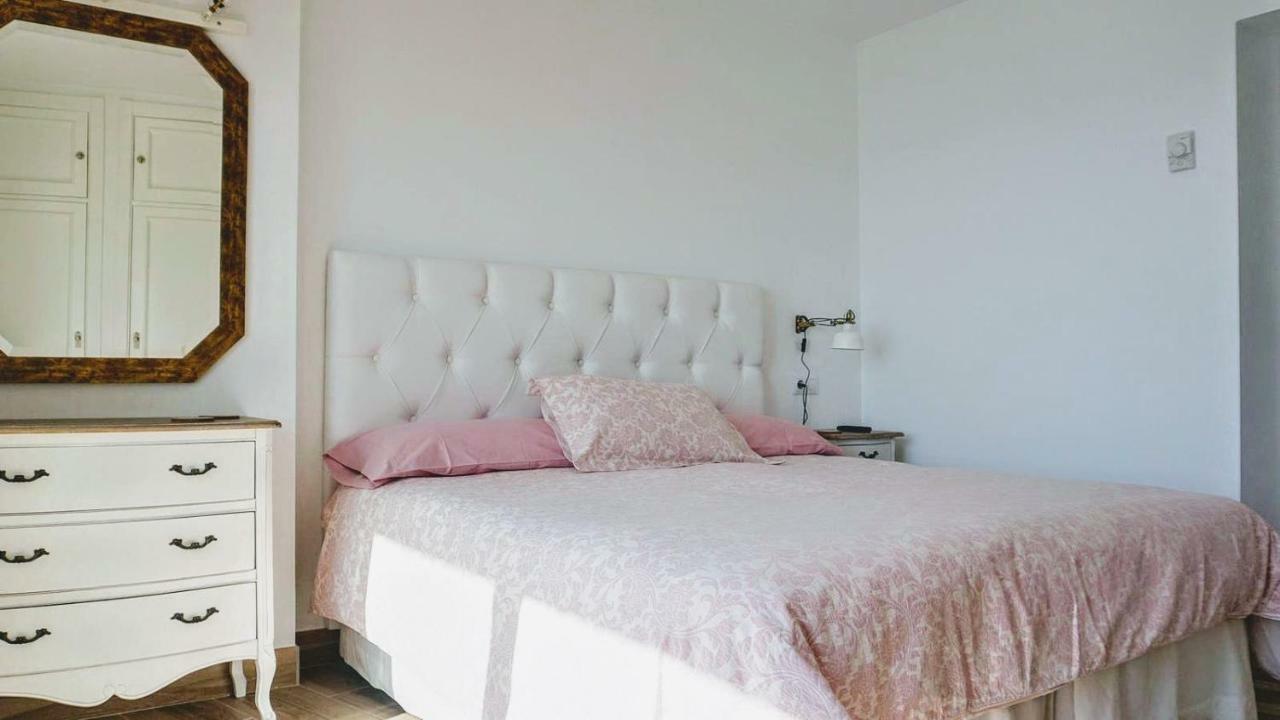 Beachfront Apartment In Fuengirola With Sea Views Eksteriør billede