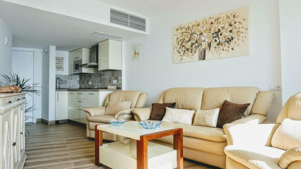 Beachfront Apartment In Fuengirola With Sea Views Eksteriør billede