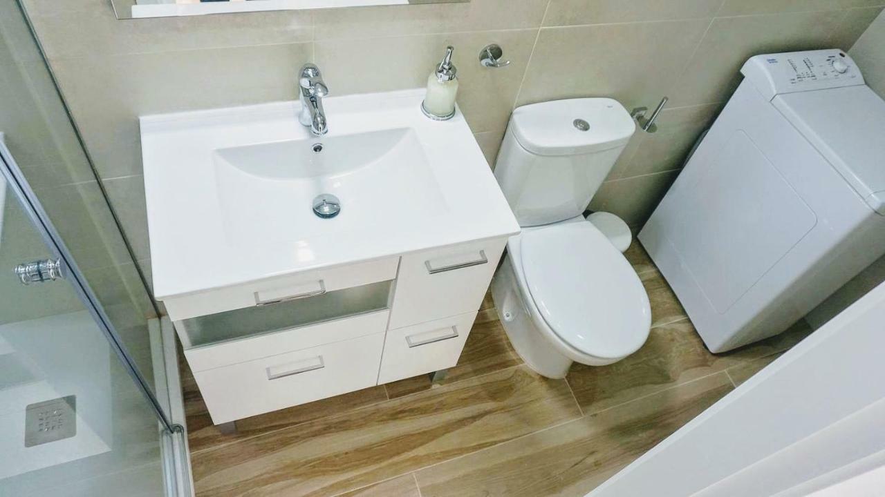 Beachfront Apartment In Fuengirola With Sea Views Eksteriør billede